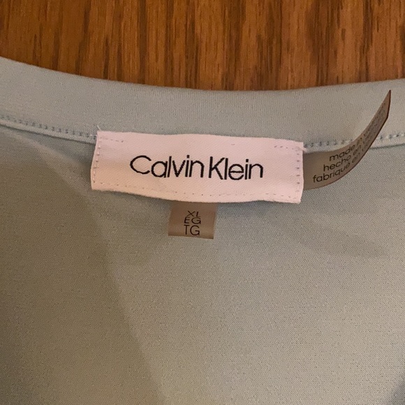 Calvin Klein size xl women’s sleeveless blouse with pearl details - Picture 2 of 5